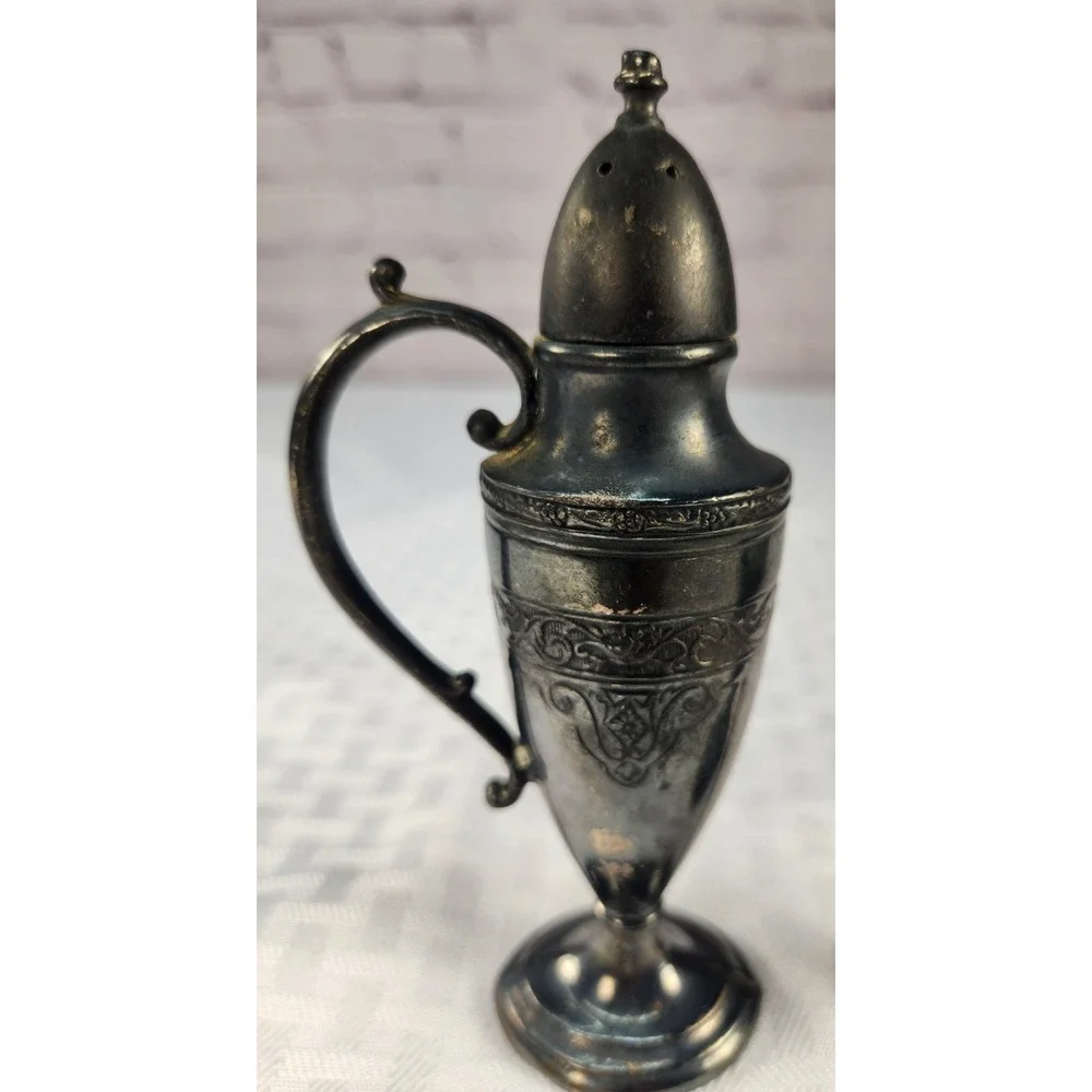 BENEDICT PROCTOR SILVER PLATE SALT & PEPPER SHAKERS BP Co #23 Vintage